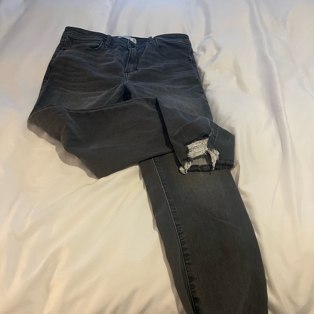 Abercrombie & Fitch size 30 super skinny high rise ankle jean in black